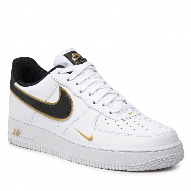 Nike Air Force 1 - Metallic Gold – sneakers från Nike, bild 2