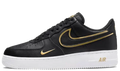 Nike Air Force 1 - Black Metallic Gold – sneakers från Nike