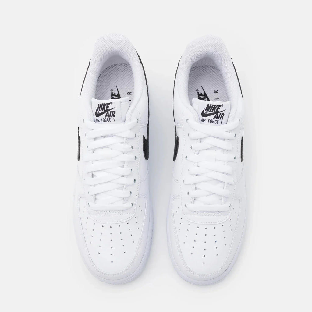 Nike Air Force 1 - White And Black – sneakers från Nike, bild 5