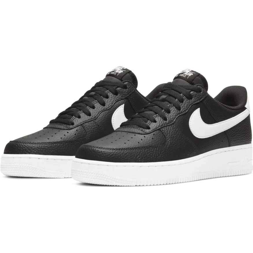Nike Air Force 1 - Black White Pebbled Leather – sneakers från Nike, bild 2
