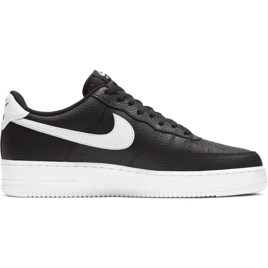 Nike Air Force 1 - Black White Pebbled Leather – sneakers från Nike, bild 3