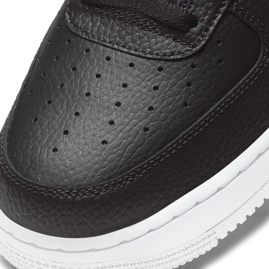 Nike Air Force 1 - Black White Pebbled Leather – sneakers från Nike, bild 4