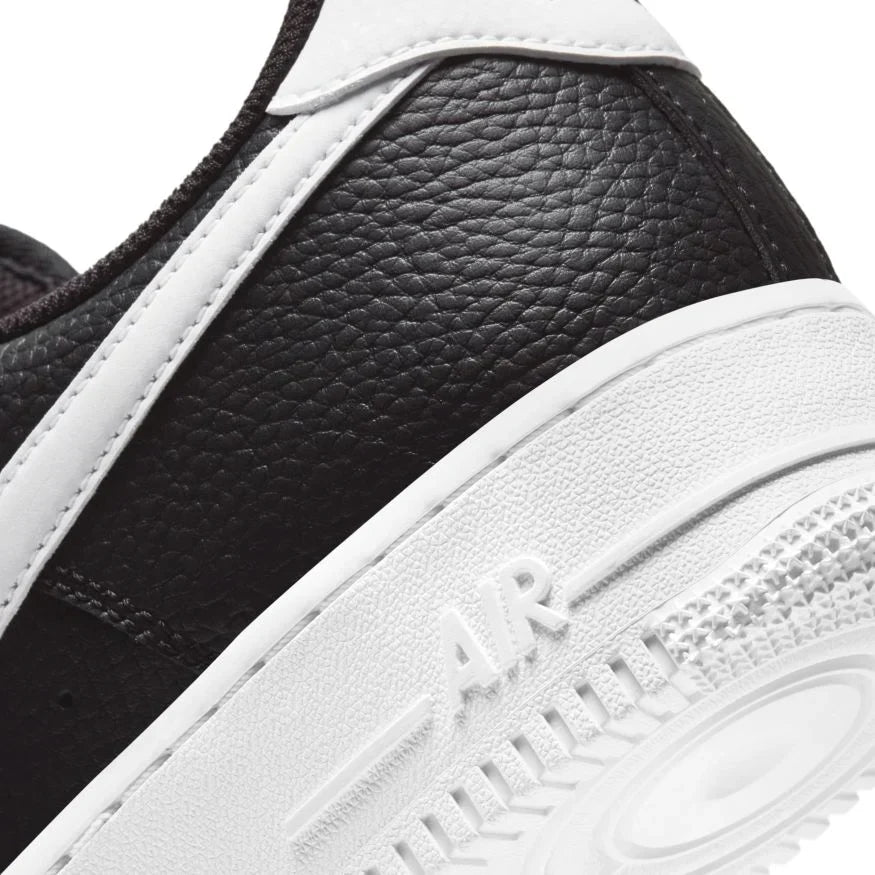 Nike Air Force 1 - Black White Pebbled Leather – sneakers från Nike, bild 5