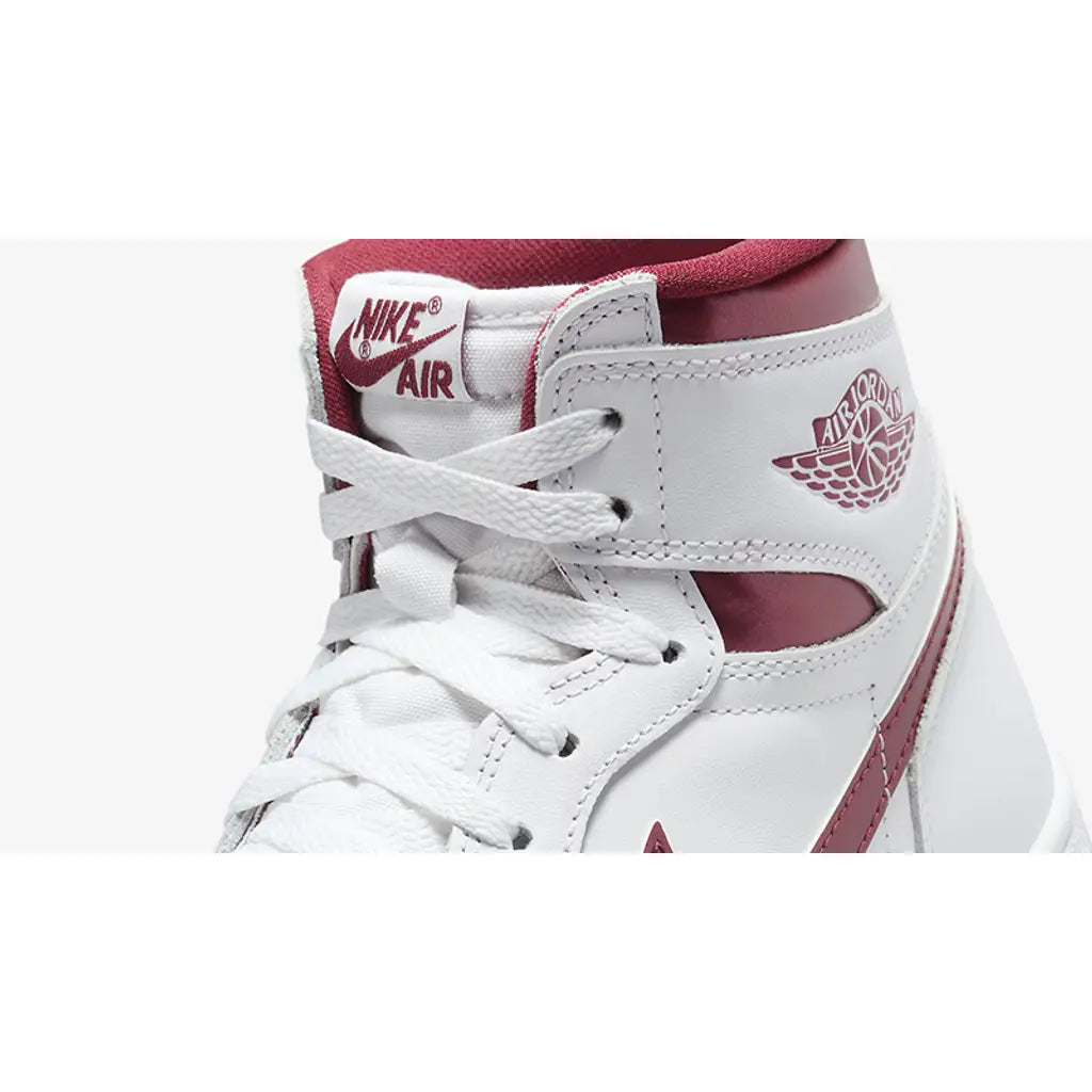 Nike Air Jordan 1 - 85 Metallic Burgundy – sneakers från Nike, bild 5