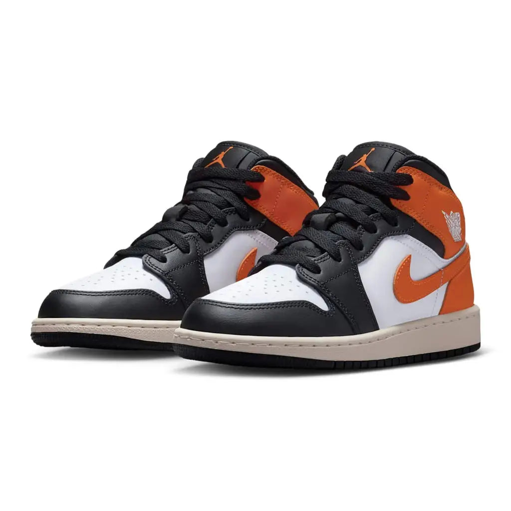 Nike Air Jordan 1 - GS Shattered Backboard 2025 – sneakers från Nike, bild 2