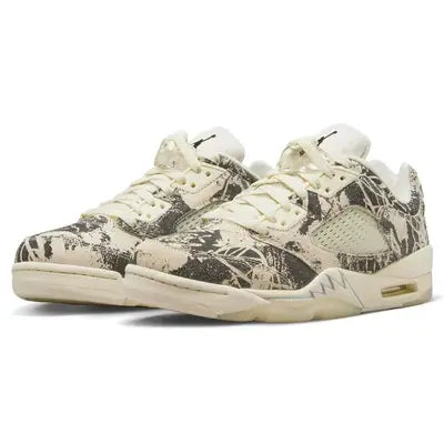 Nike Air Jordan 5 Low - Expression Cream Grey – sneakers från Nike, bild 2