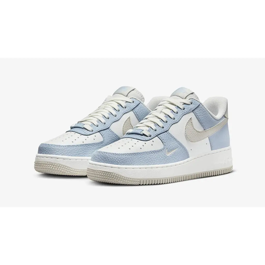 Nike Air Force 1 - Baby Blue – sneakers från Nike, bild 2