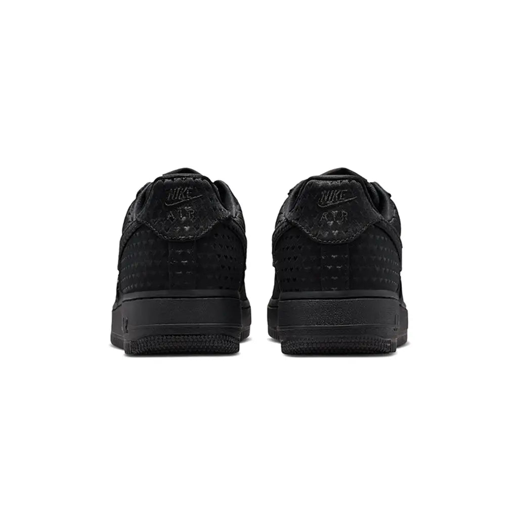 Nike Air Force 1 - Valentines Day Triple Black – sneakers från Nike, bild 3