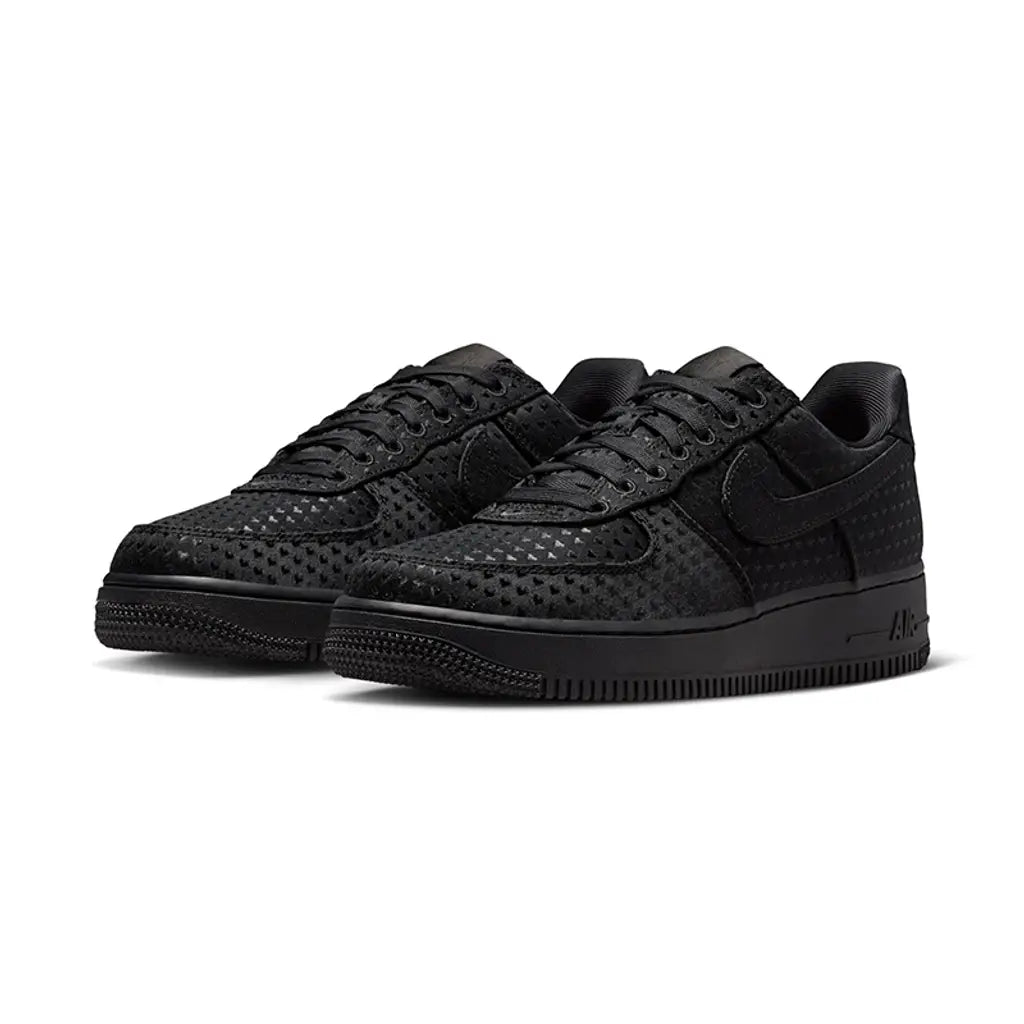 Nike Air Force 1 - Valentines Day Triple Black – sneakers från Nike, bild 2