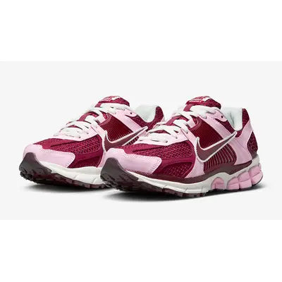Nike Zoom Vomero 5 - Pink Foam Team Red – sneakers från Nike, bild 2