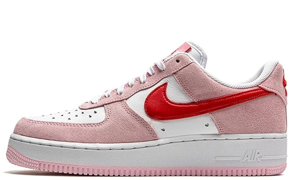 Nike Air Force 1 - V-Day Pink – sneakers från Nike